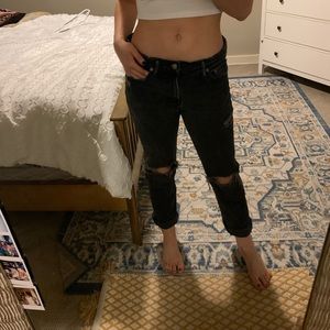 Men’s distressed jeans